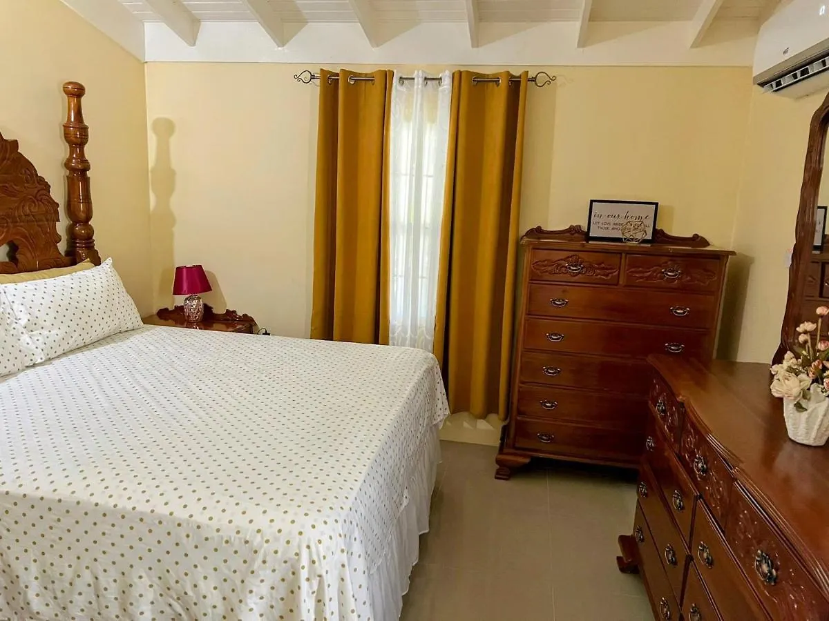 L&V Paradise Vacation Home With Pool And Gym Florence Hall Holiday home