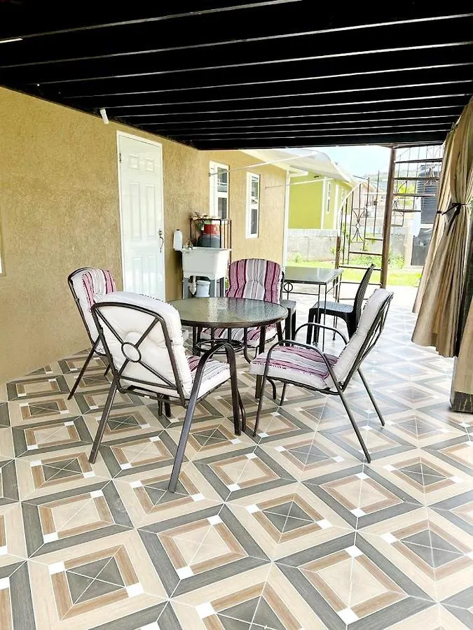L&V Paradise Vacation Home With Pool And Gym Florence Hall Holiday home