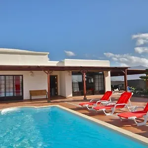villa-celeste-playa-blanca-lanzarote.in-canary-islands.com/