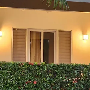 Holiday home Palms Escape - 3 Bedroom Vacation, Richmond