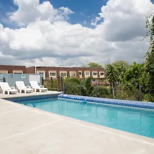 choose-to-be-happy-at-brompton-estates-27-two-bedroom-with-pool.hotelsochorios.net/